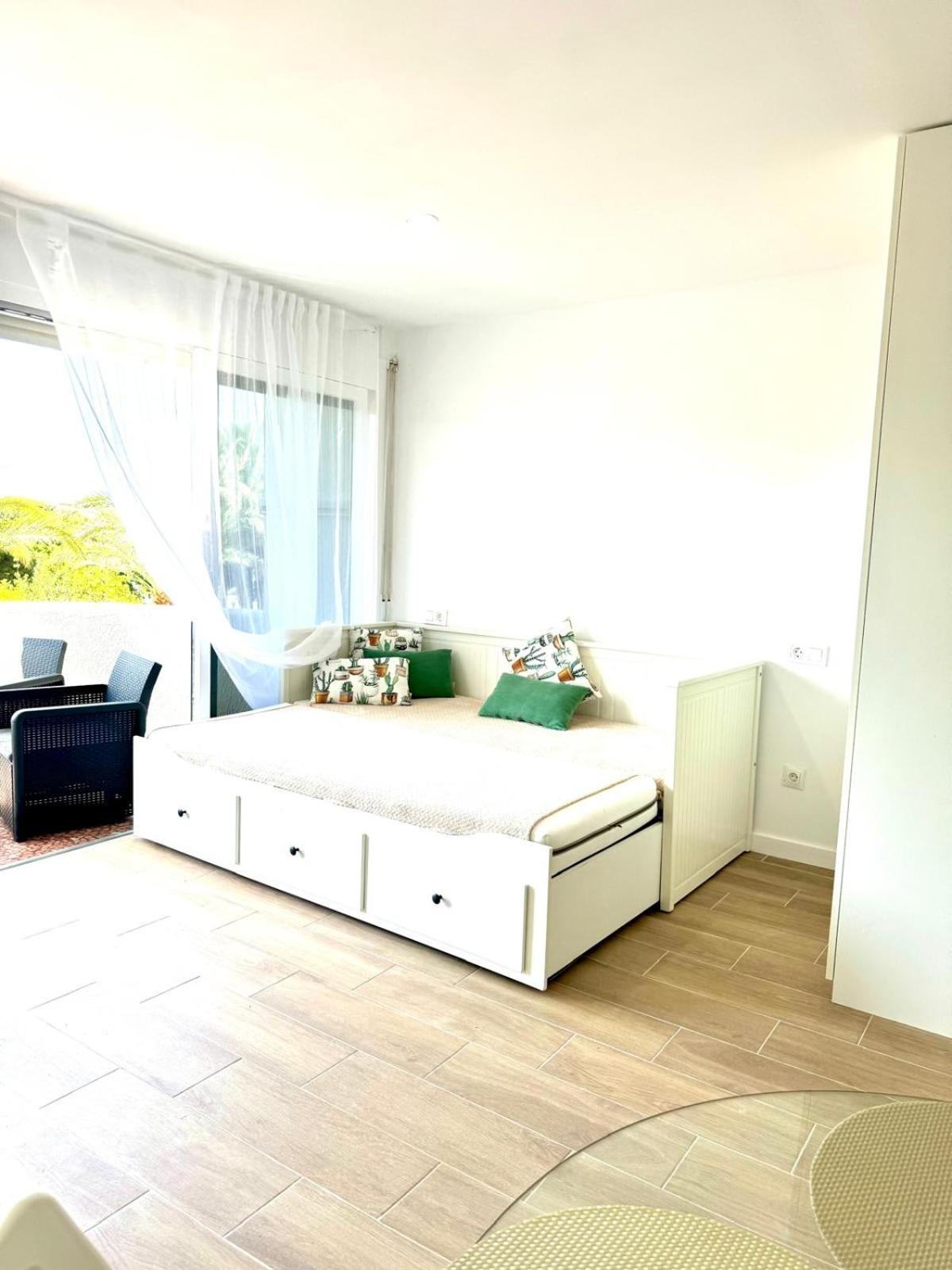 Julia'S Apartment Marbella Bagian luar foto