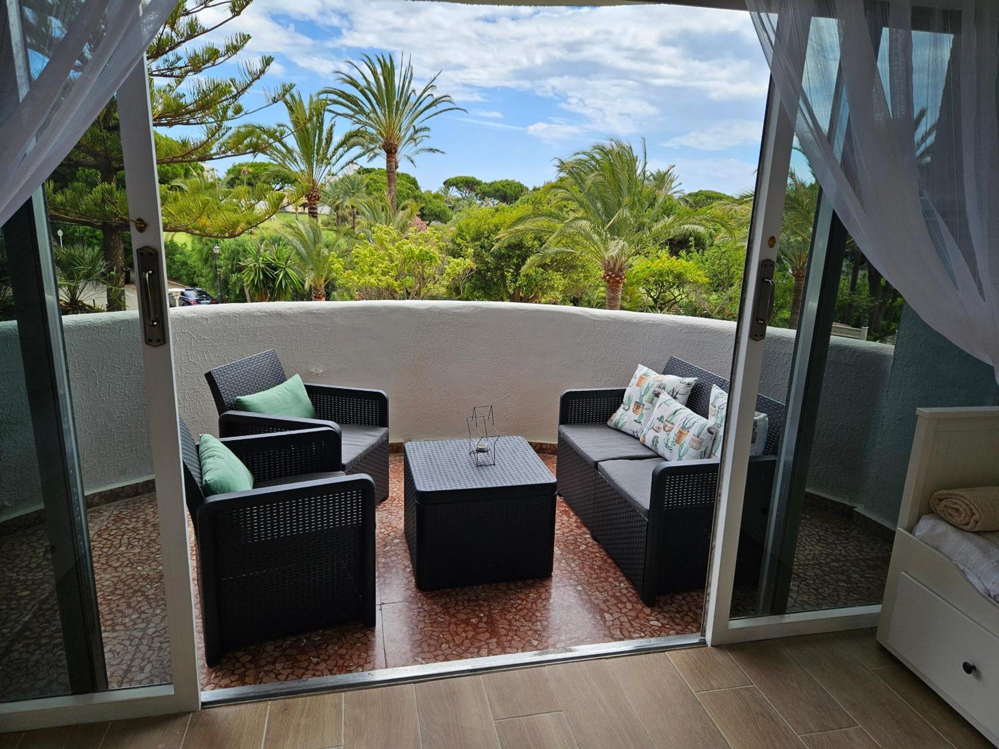 Julia'S Apartment Marbella Bagian luar foto