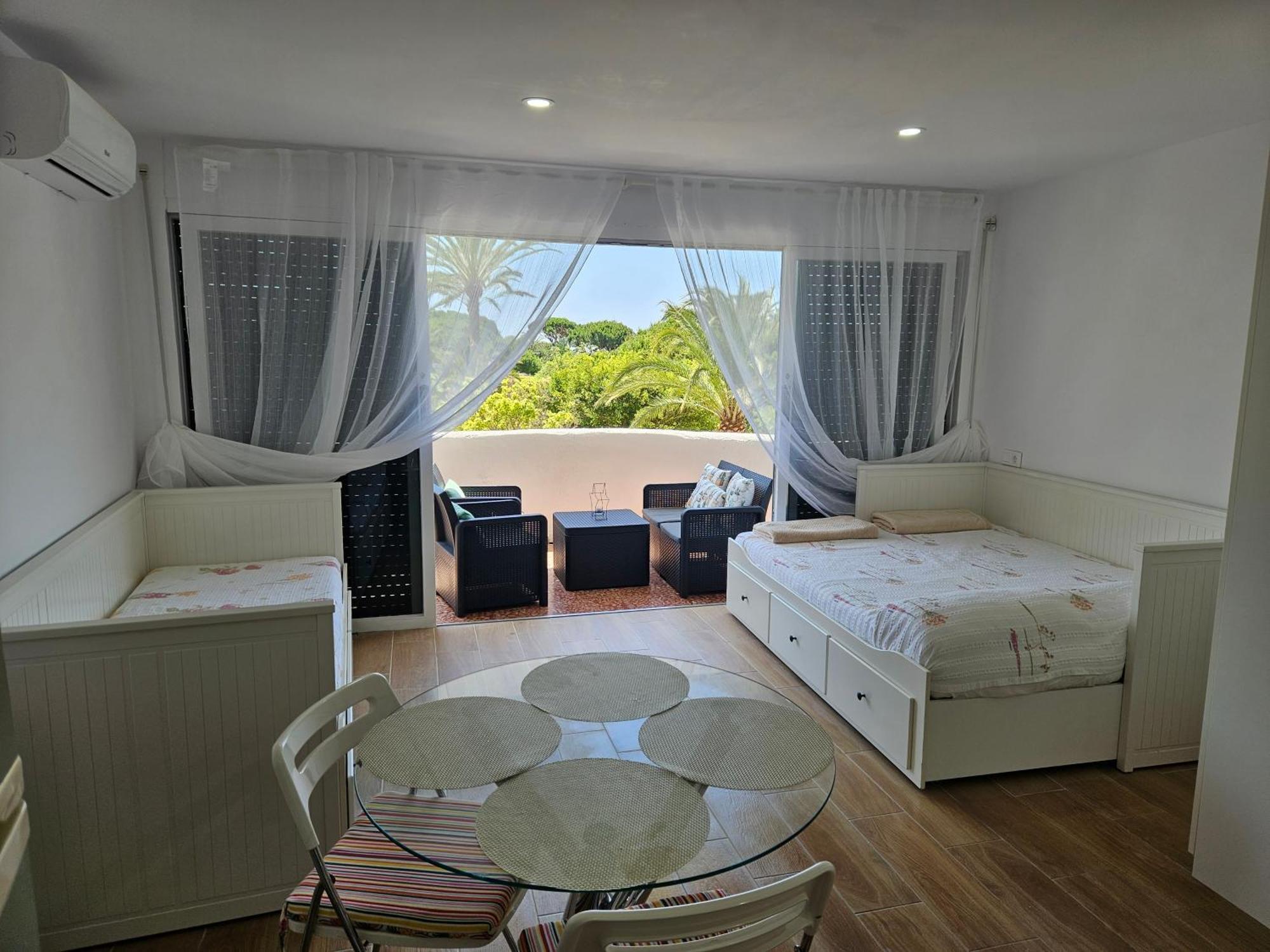 Julia'S Apartment Marbella Bagian luar foto